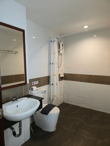 Bathroom 5, Issara Patong Beach, Phuket Island