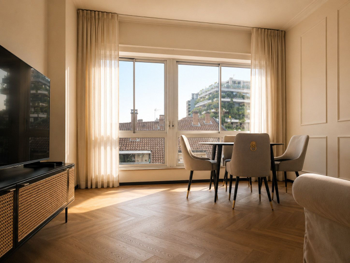 In-room dining 4, Five Suites 1, Milano