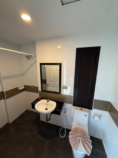 Bathroom 4, Sereneburi Patong Hotel, Pulau Phuket