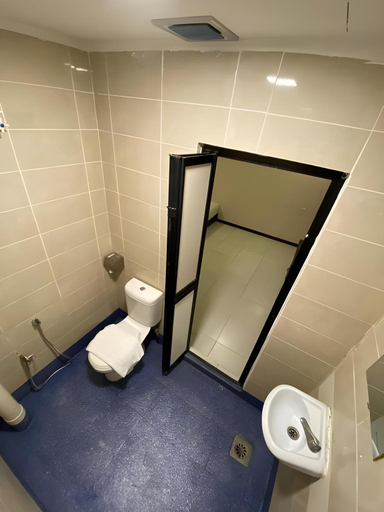 Bathroom 4, Sweet Memories Hotel Melaka, Malacca City