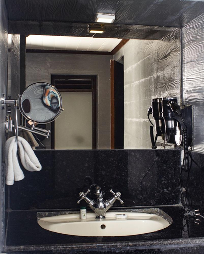 Bathroom, Sumitel Gangtok, East Sikkim