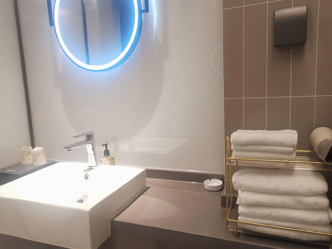 Bathroom 3, Jinjiang Inn Qingdao Development Zone Jinggangshan Rd., Qingdao