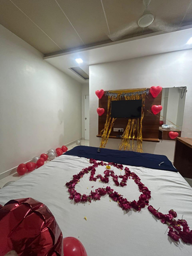 Bedroom 2, Hotel Golden & Guest House, Banas Kantha