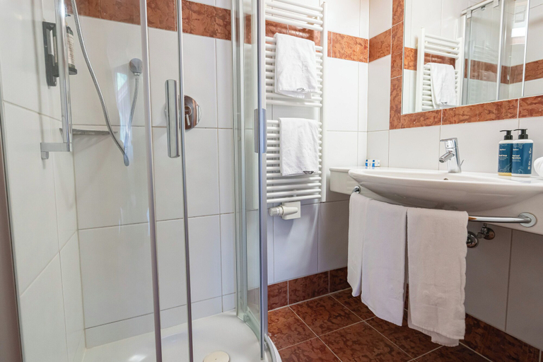 Bathroom 4, Hotel Wechselberger by Alpeffect Hotels, Zell am See