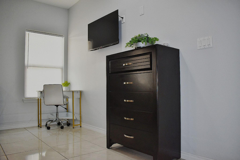 Others 5, Elegant Apartment 10 min to Mercedes Outlets, Hidalgo