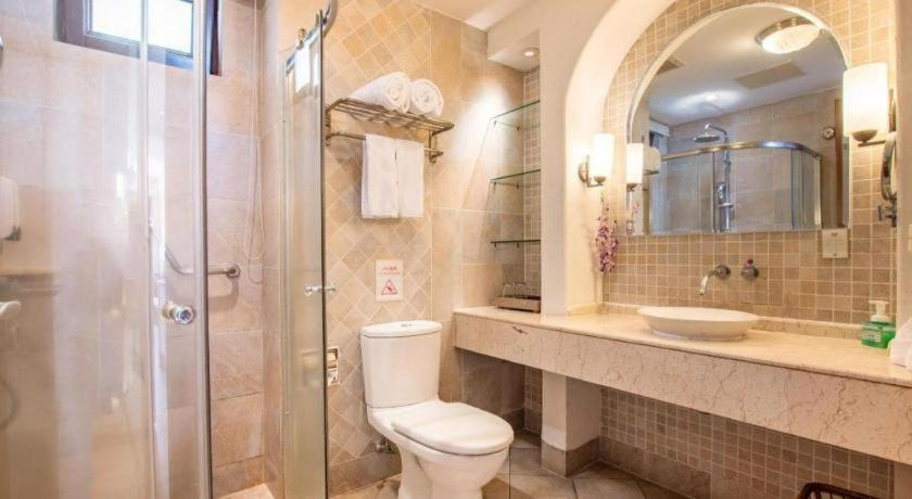 Bathroom 5, Aegean Suites Sanya Yalong Bay Resort, Sanya