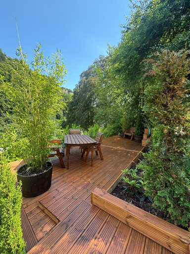 Outdoor dining 5, Cliff View Cottage Matlock Bath, Derbyshire