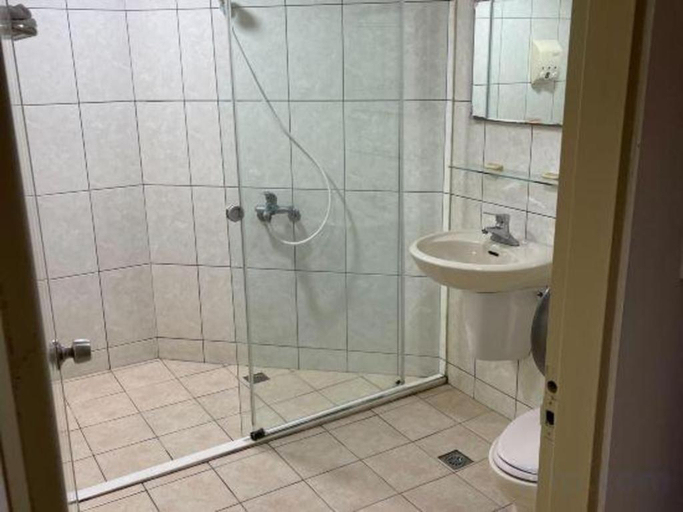 Bathroom, Laurel Business Hotel, Taoyuan