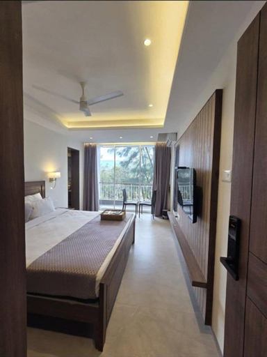 Room 4, Reveridge Cloudgreen Mahabaleshwar, Satara