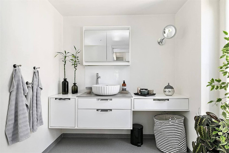 Bathroom, Hazelnut Villa - Lake & Town Retreat, Osby