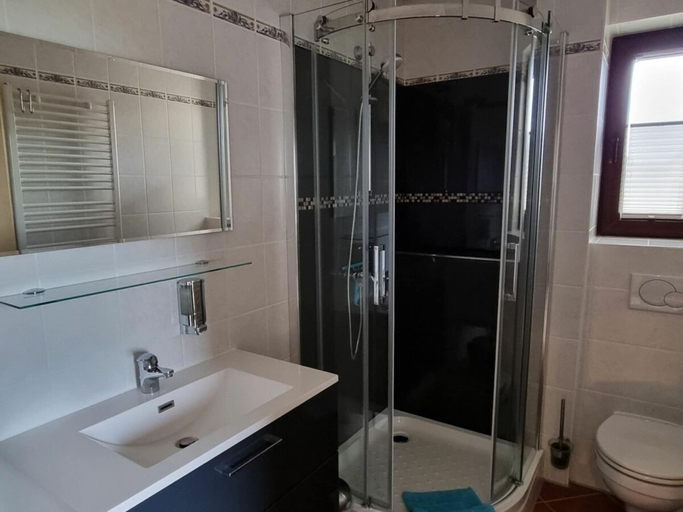 Bathroom 2, Franzi Holiday Apartment, Vorpommern-Greifswald