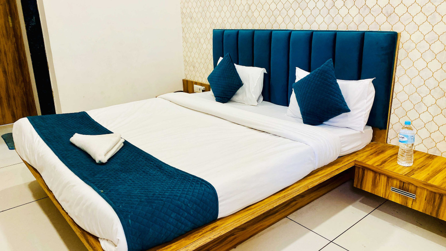 Room 2, Sun Shine Hotel, Indore