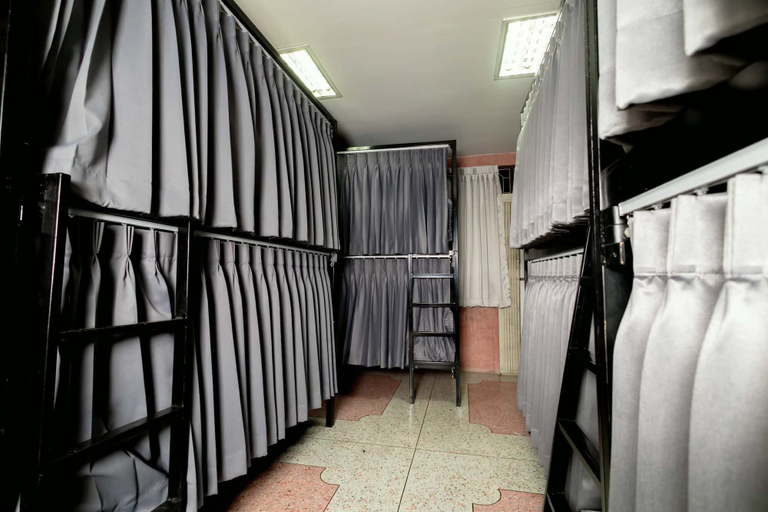 Others 5, Born Free Hostel, Phra Nakhon