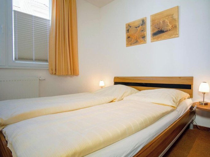 Room 4, Holiday Apartment With 1 Bedroom, Ostholstein