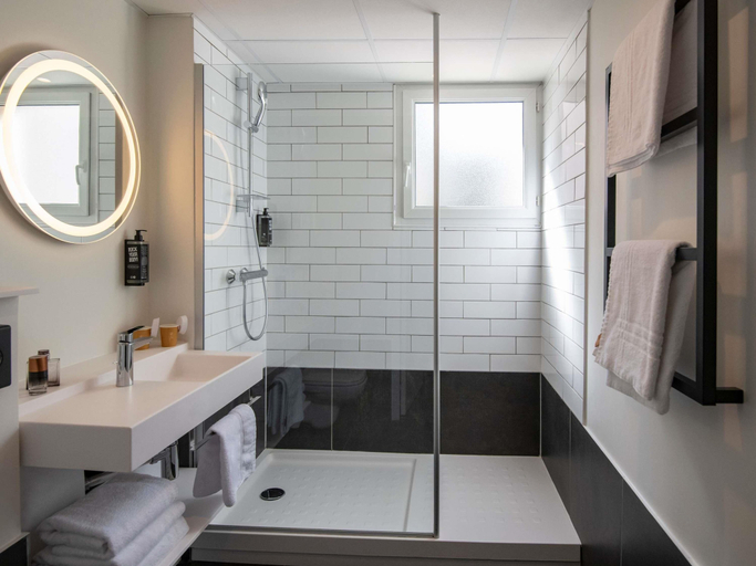 Bathroom 5, Ibis Roquebrune Cap Martin Menton, Alpes-Maritimes