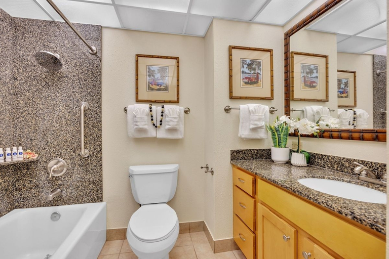 Interior 2, Oceanview 1BD Getaway w/ AC, Pools, Beachfront Resort- Kaanapali Shores 443, Maui