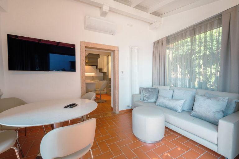 Living area 4, Villetta Al Lago, Verona