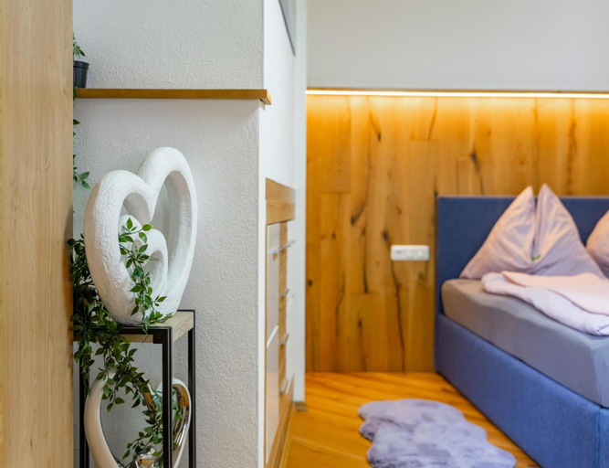 Room 3, Chalet in Stuhlfelden Near Ski Slopes, Zell am See