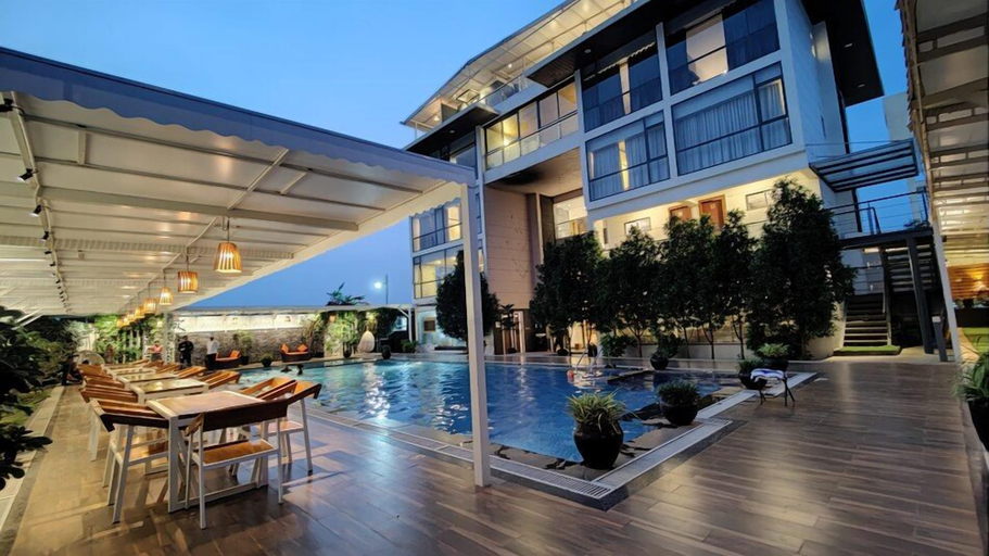 Pool 3, White Mist by NAVA, Bangalore Rural
