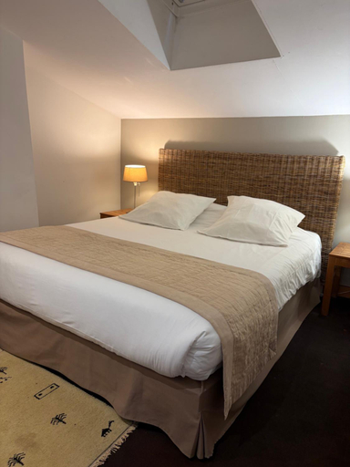 Bedroom 2, Les Logis du Roy, Gironde