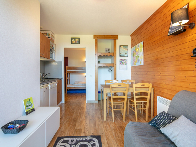 Dining, Mountain Apartment in Chamrousse, Isère