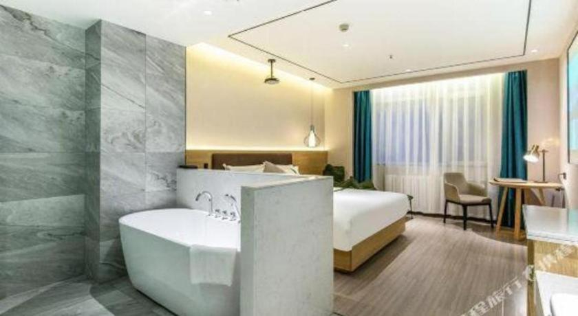 Bathroom 3, GreenTree Inn Shandong Jinan Suncun New District Express Hotel, Jinan