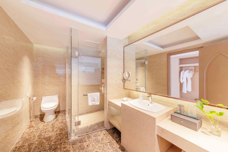 Bathroom 5, Xinjiang Plaza Holiday Hotel, Sanya
