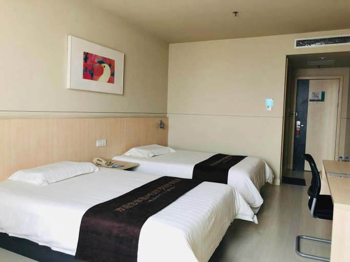 Bedroom 3, Jinjiang Inn Baoding Railway Station East Station, Baoding