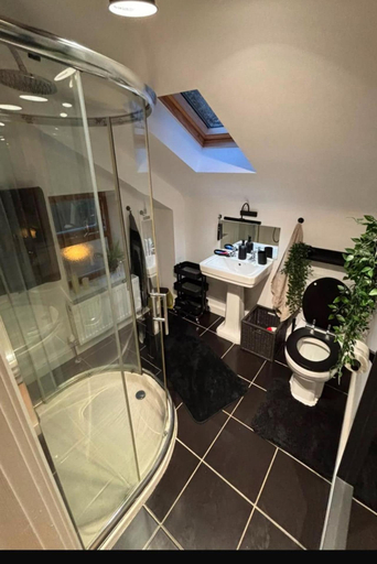 Bathroom 2, Cliff View Cottage Matlock Bath, Derbyshire