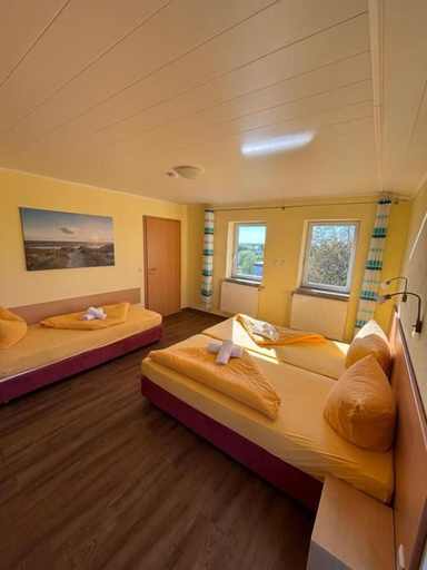 Bedroom 4, Hotel gesellschaftshaus Bergen auf Rügen, Vorpommern-Rügen