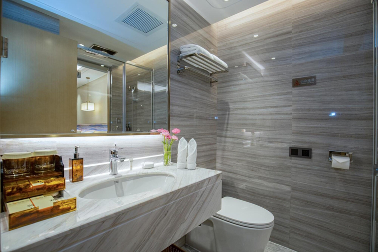 Bathroom 5, Golden Spring Hotel, Kunming