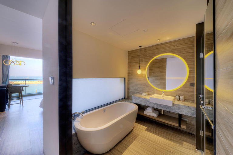 Bathroom 5, Shenzhen Langqi Zhan Yun Resort Hotel, Shenzhen