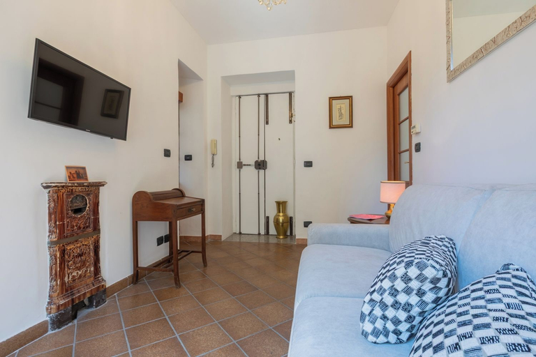 Living area 2, Finestra sulle Porte Palatine by Wonderful Italy, Torino
