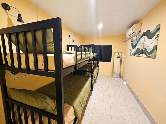 Room 4, Ubuntu Live Boutique Hostel & Rooms, Phuket Island