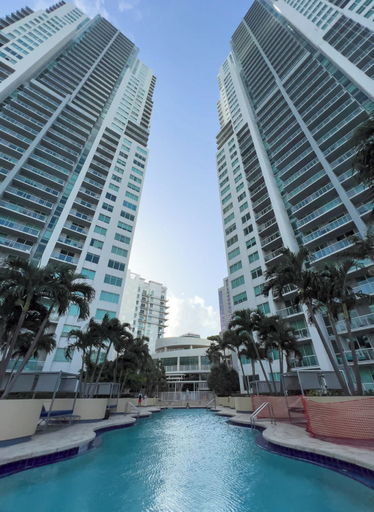 Interior 3, The Vizcayne Vibe- Sauna, Pool and Sundeck, Miami-Dade