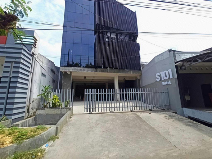 Exterior & Views 3, Simongan 101 Hotels, Semarang