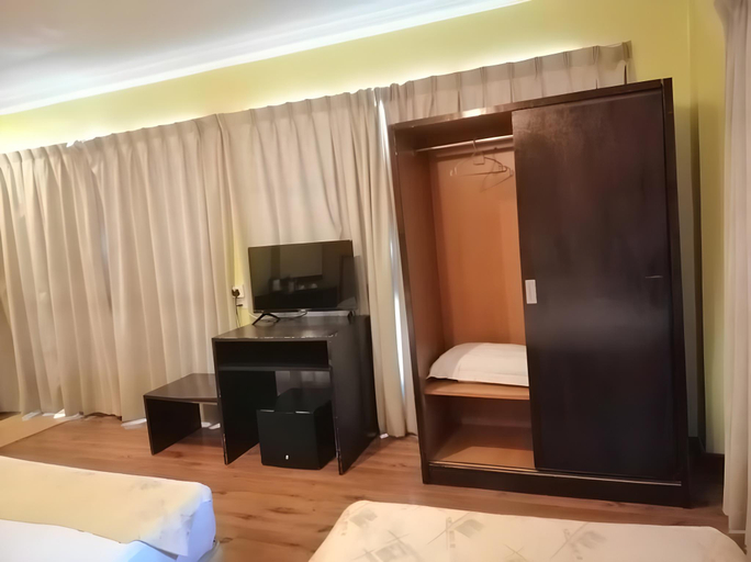 Bedroom 1, King Park Hotel, Sandakan