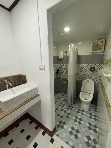 Bathroom 3, Toonja kohlarn, Pattaya