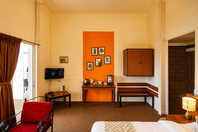 Bedroom 2, Wind Chalet, Satara