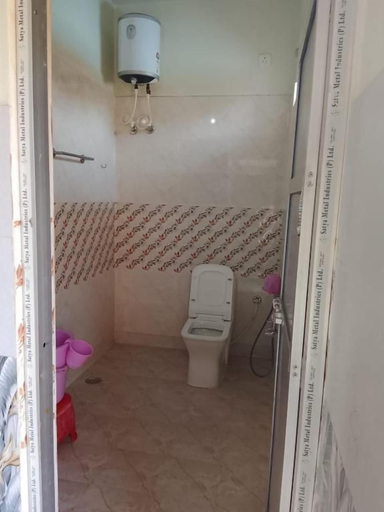Bathroom 5, Mumukshu Bhawan, Varanasi