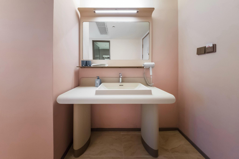 Bathroom, Hanting Hotel Weihai Railway Station, Weihai