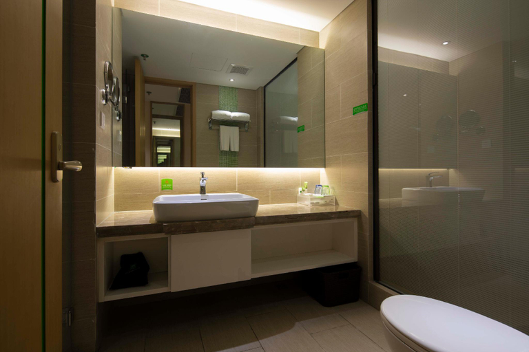 Bathroom 3, ibis Styles Nantong Wuzhou Int'l Plaza Hotel, Nantong
