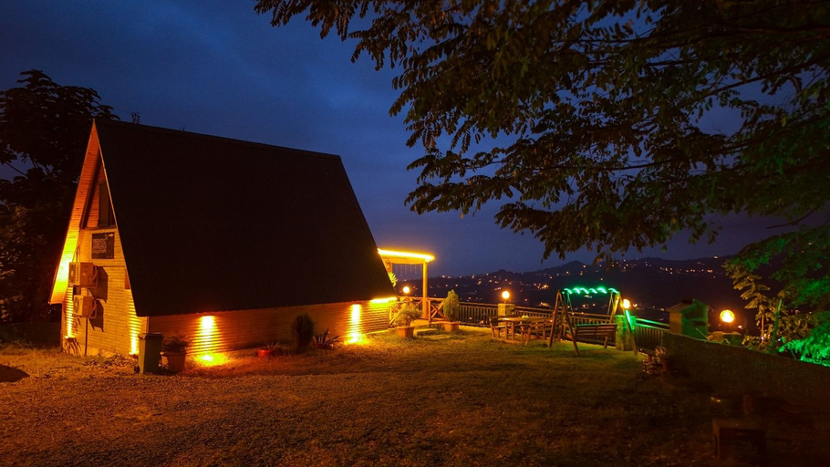 Property grounds 2, Dere bungalov, Ardeşen