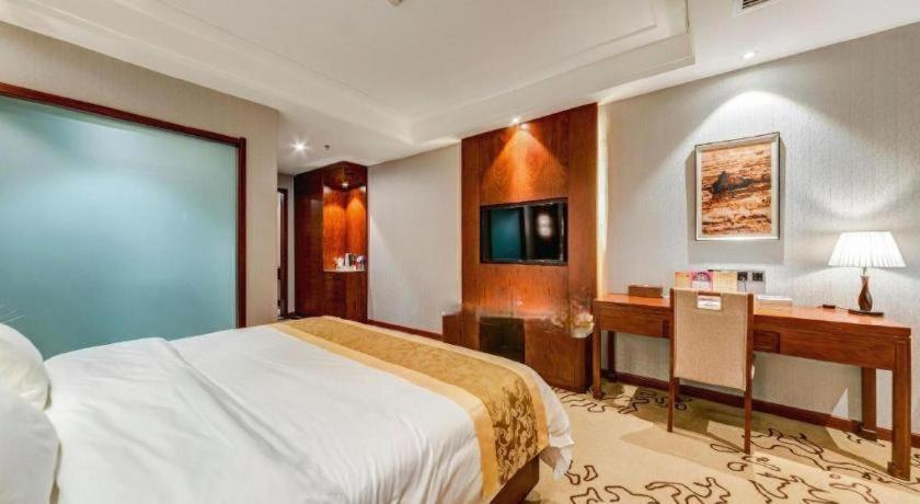 Bedroom 2, GreenTree Eastern Hotel Handan Daming Bus Station, Handan