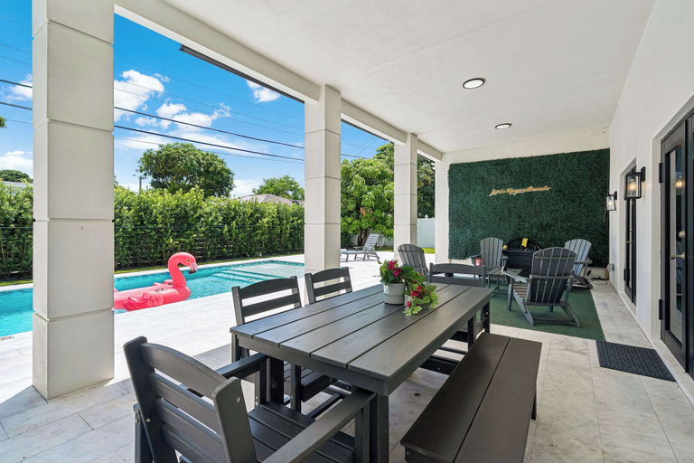Interior 1, Casa Azure- Family Friendly Home With Heated Pool, Miami-Dade