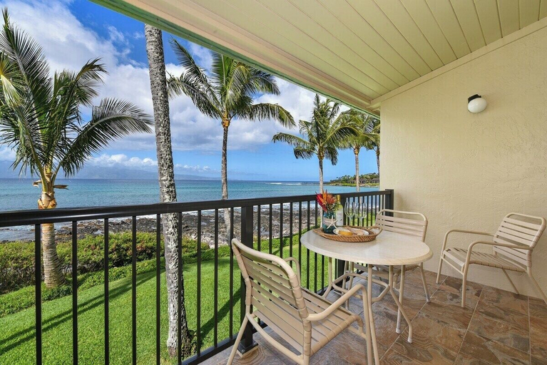 Interior 2, Direct Oceanfront Studio w Amazing Views Pool, Steps to Beach-napili Shores I270, Maui