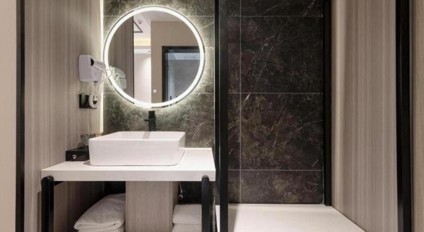 Bathroom 3, Shell Hotel Suzhou Zhangjiagang Jingang Town Central Plaza, Suzhou