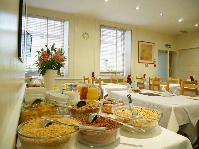 Food & Drinks 5, Staunton Hotel, London