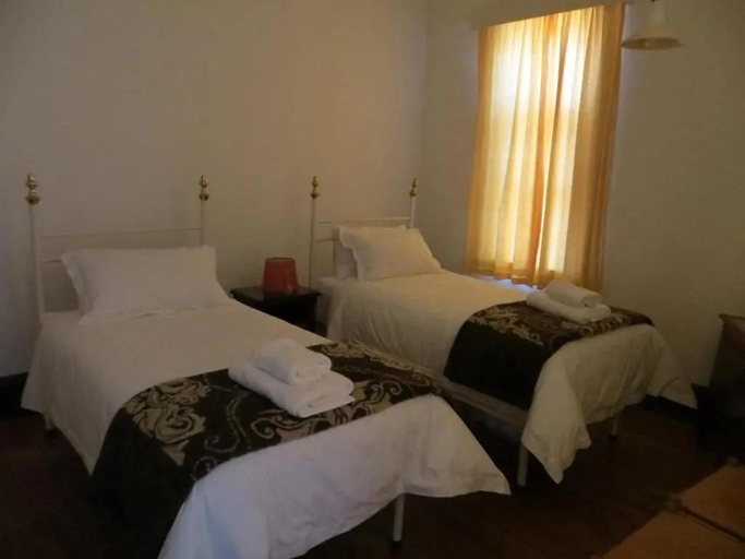 Bedroom 2, Roode Bloem Farm House, Cacadu