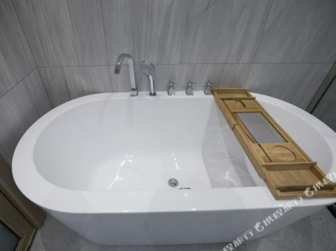 Bathroom, Yueji Smart Hotel, Changsha